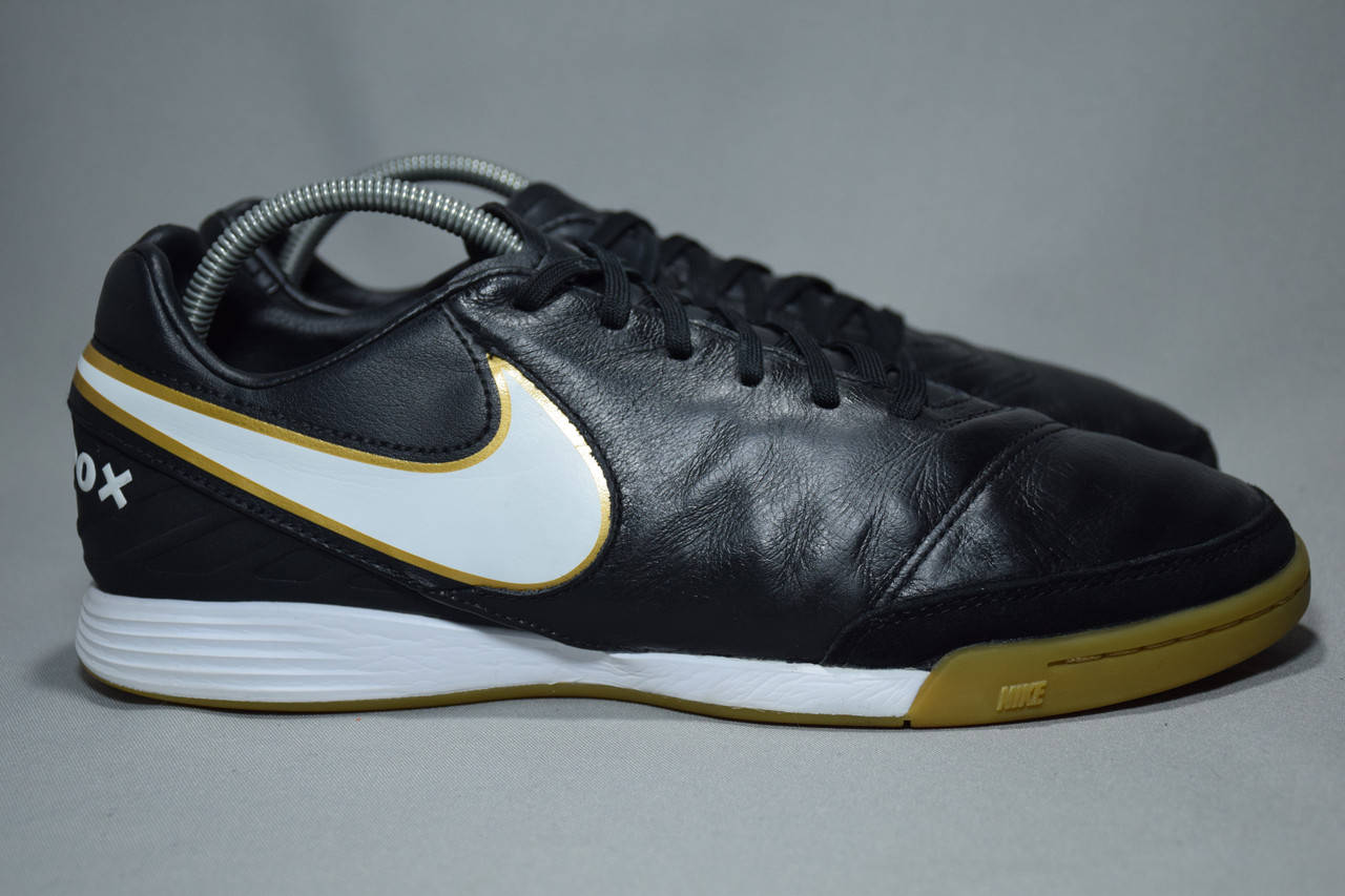 Nike Tiempo Mystic V IC футзалки кроссовки для зала. Оригинал. 41 р./26 см., Черный
Nike Tiempo Mystic V IC футзалки кроссовки для зала. Оригинал. 41 р./26 см., Черный