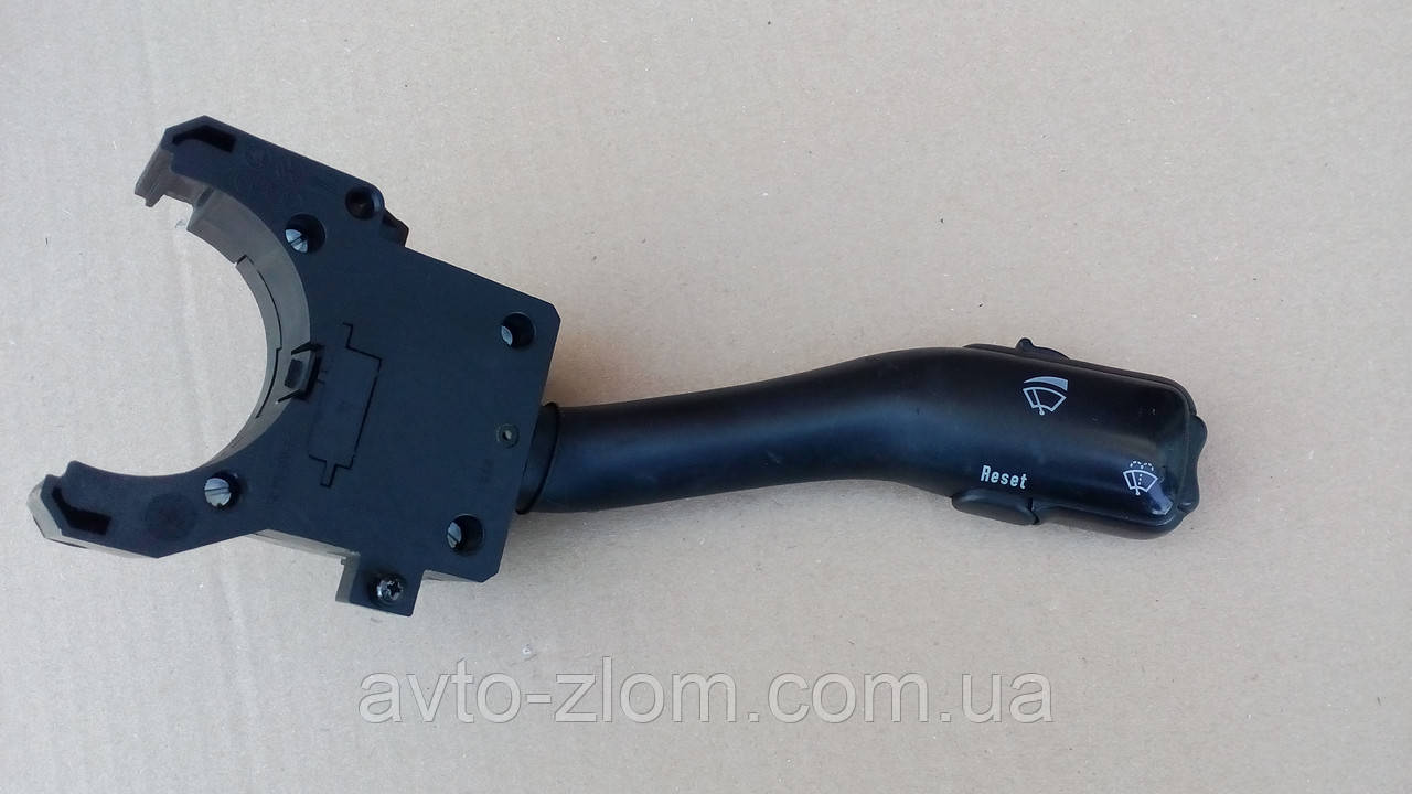 Переключатель щоток Volkswagen Golf 4, Passat B-5, Гольф 4, Пасат Б-5. 4B0953503G.
Переключатель щоток Volkswagen Golf 4, Passat B-5, Гольф 4, Пасат Б-5. 4B0953503G.