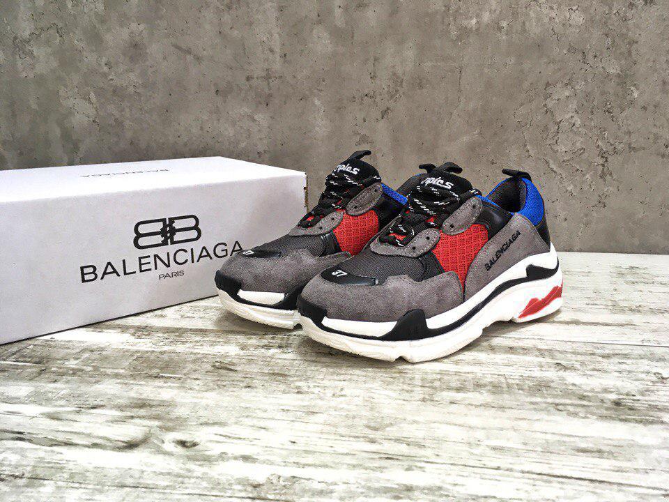 Кроссовки женские в стиле Balenciaga Triple S код товара Z-1428. Темно-серые с черно-красным
Кроссовки женские в стиле Balenciaga Triple S код товара Z-1428. Темно-серые с черно-красным