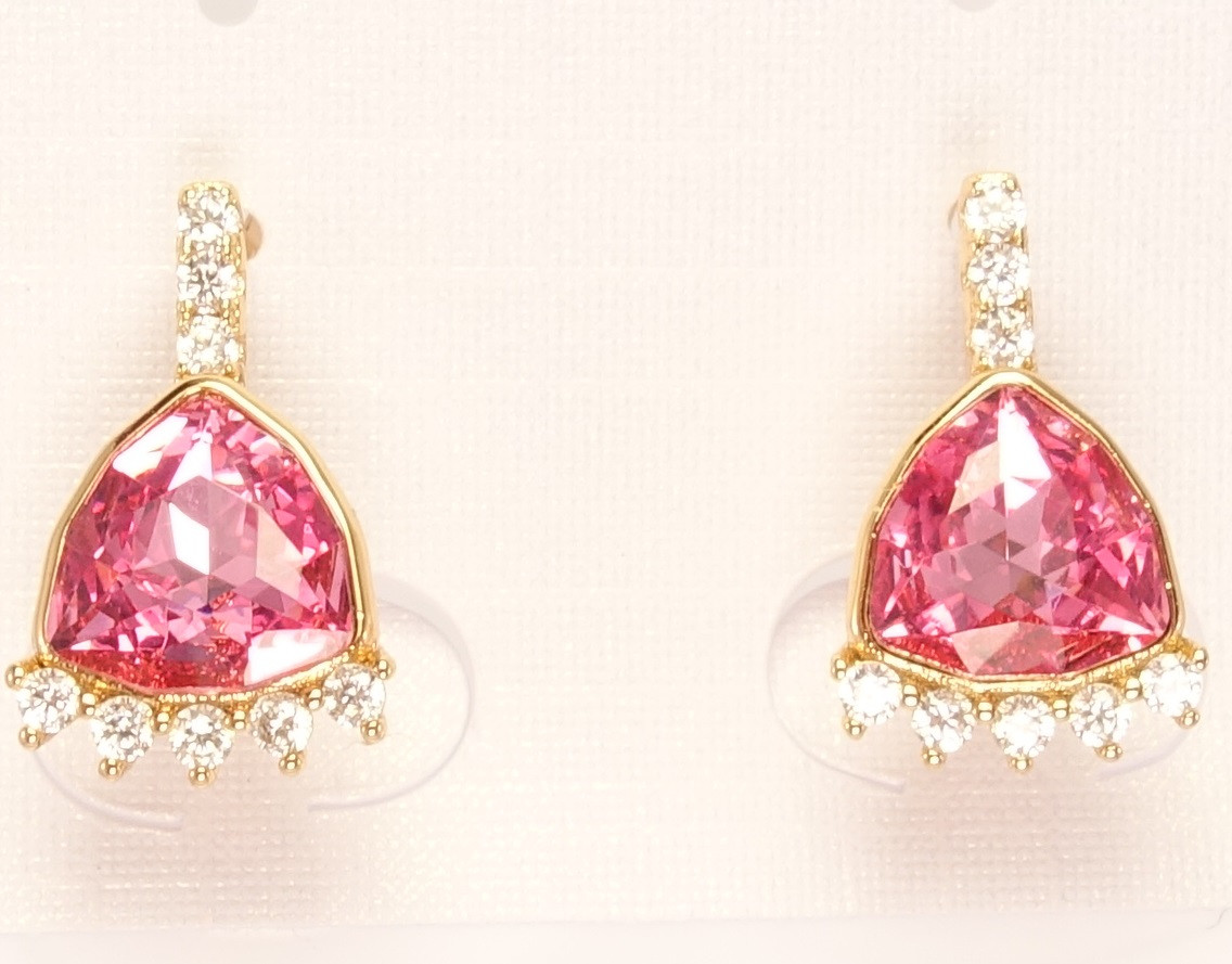 Серьги ХР Позолота 18K с кристаллами Swarovski английский замок "Вставка Розовый Кристалл Огранка Щит"
Серьги ХР Позолота 18K с кристаллами Swarovski английский замок "Вставка Розовый Кристалл Огранка Щит"