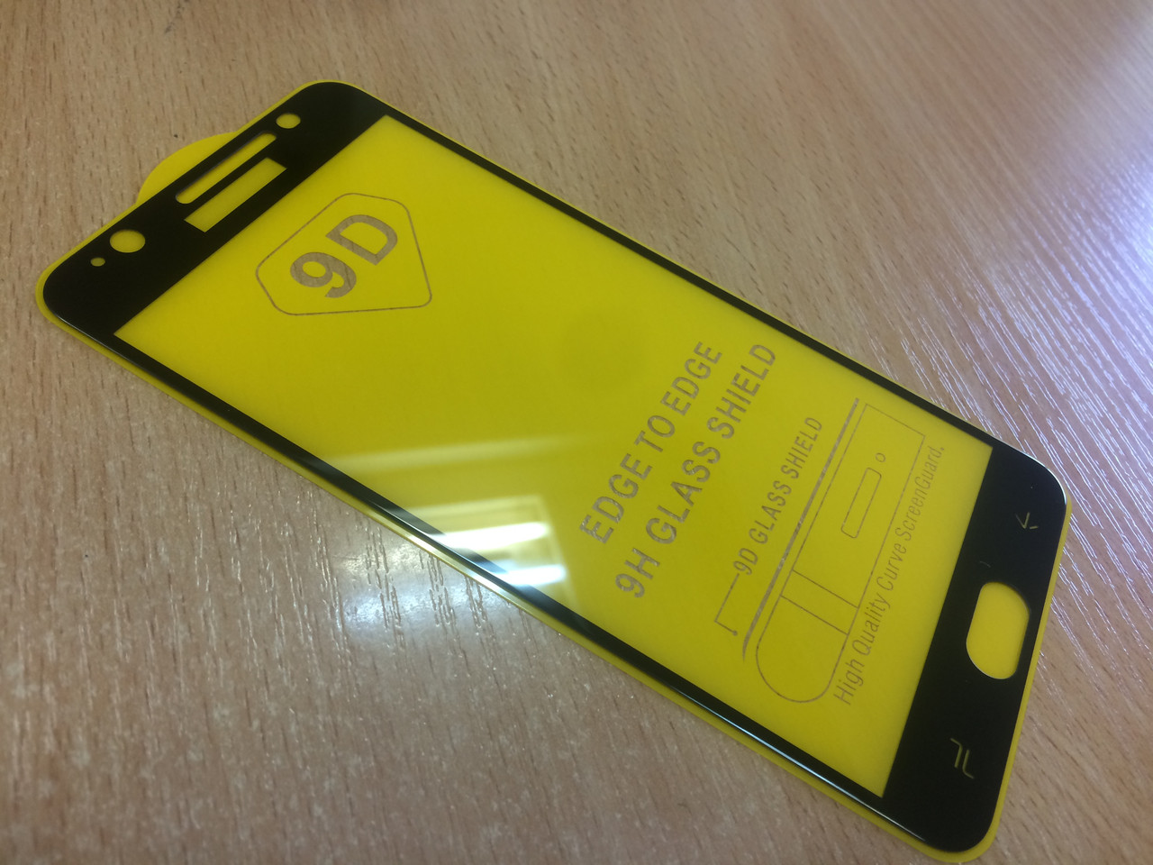 Защитное стекло полноклеющееся Full Glue с черной рамкой для Samsung Galaxy J7 2016/J710H
Защитное стекло полноклеющееся Full Glue с черной рамкой для Samsung Galaxy J7 2016/J710H