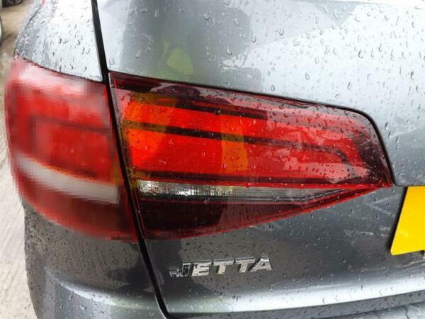 Задний фонарь крышки багажника Volkswagen Jetta 2014-2019 водительская сторона Inner Light
Задний фонарь крышки багажника Volkswagen Jetta 2014-2019 водительская сторона Inner Light