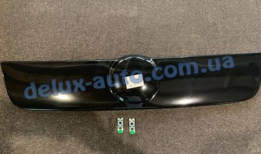 Зимняя матовая накладка на решетку на Volkswagen T5 Caravelle 2004-2010 гг., Черный мат
Зимняя матовая накладка на решетку на Volkswagen T5 Caravelle 2004-2010 гг., Черный мат
