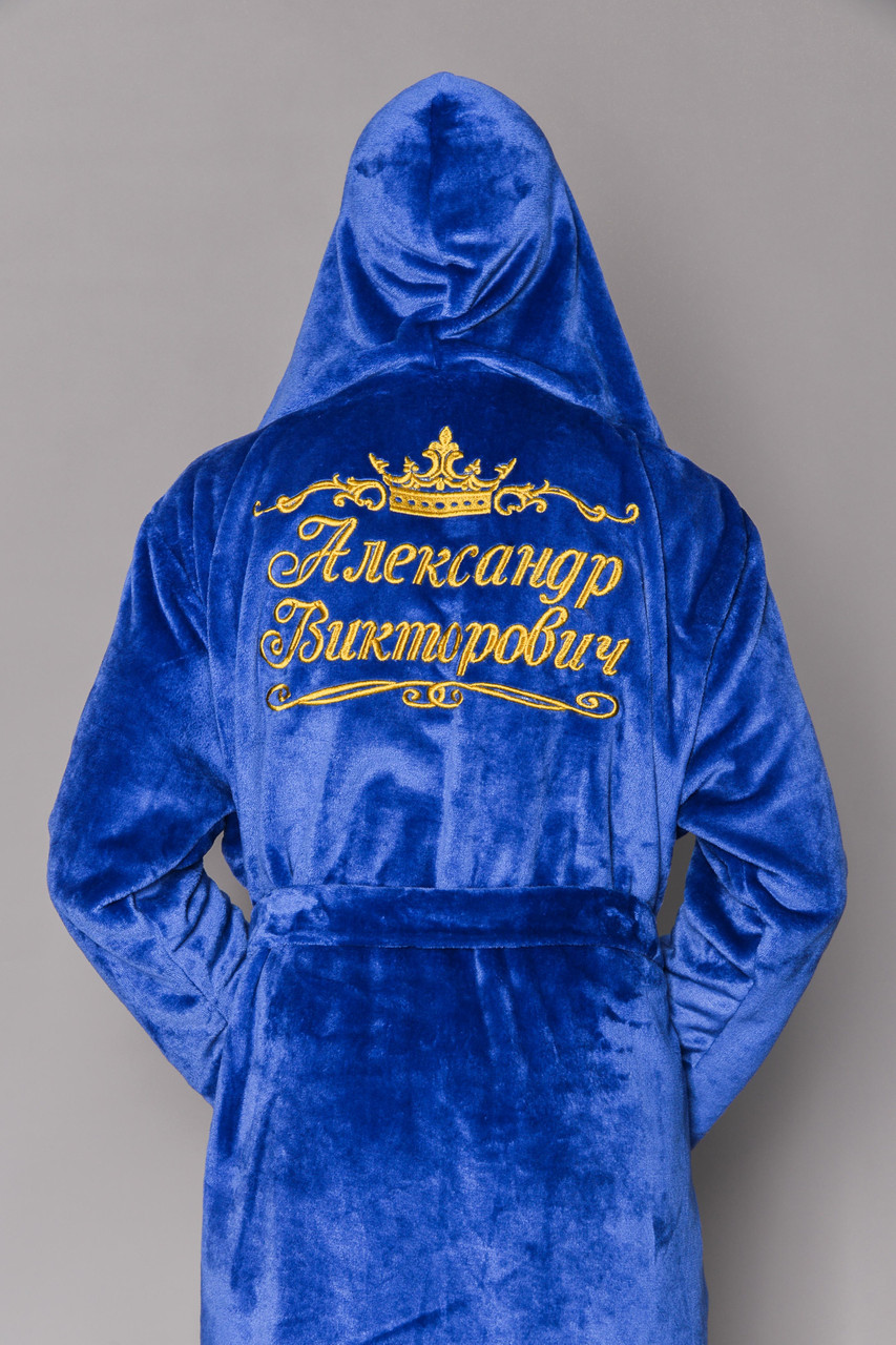 Халат мужской яркосиний из мягкой софт махры (плюш) с капюшоном и вышивкой золотом.
Халат мужской яркосиний из мягкой софт махры (плюш) с капюшоном и вышивкой золотом.