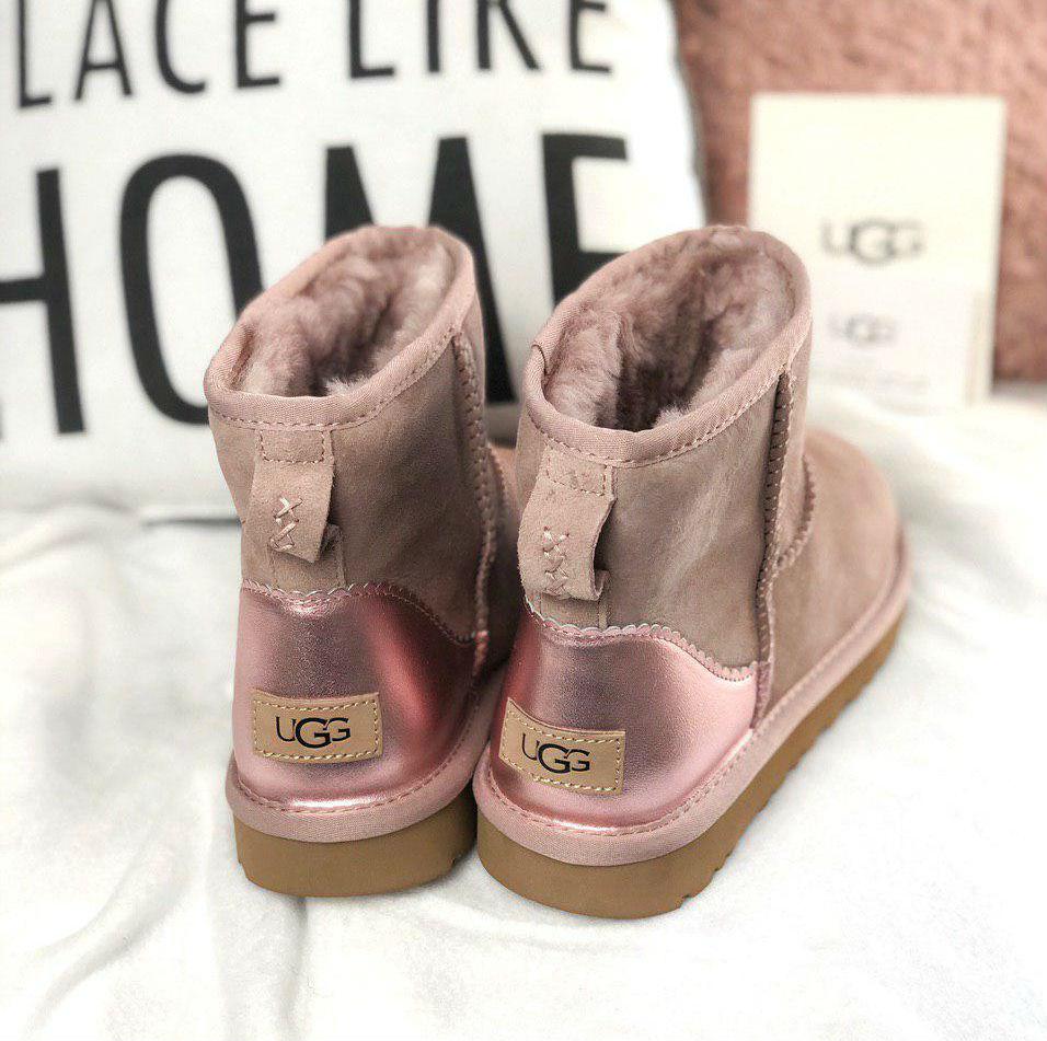 UGG Australia Classic Mini Metallic Dusk / Pink | полностью натуральные; женские; розовые; мини угг; зимние 38eur - 24.0cm
UGG Australia Classic Mini Metallic Dusk / Pink | полностью натуральные; женские; розовые; мини угг; зимние 38eur - 24.0cm
