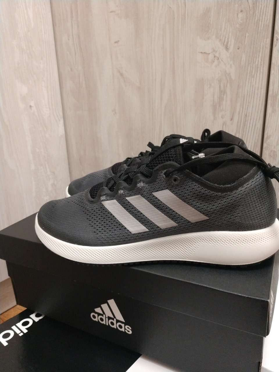 Кроссовки Adidas Edge Flex Shoes Women's, Оригинал. Размеры 38; 40.5; 43., Темно-серый
Кроссовки Adidas Edge Flex Shoes Women's, Оригинал. Размеры 38; 40.5; 43., Темно-серый