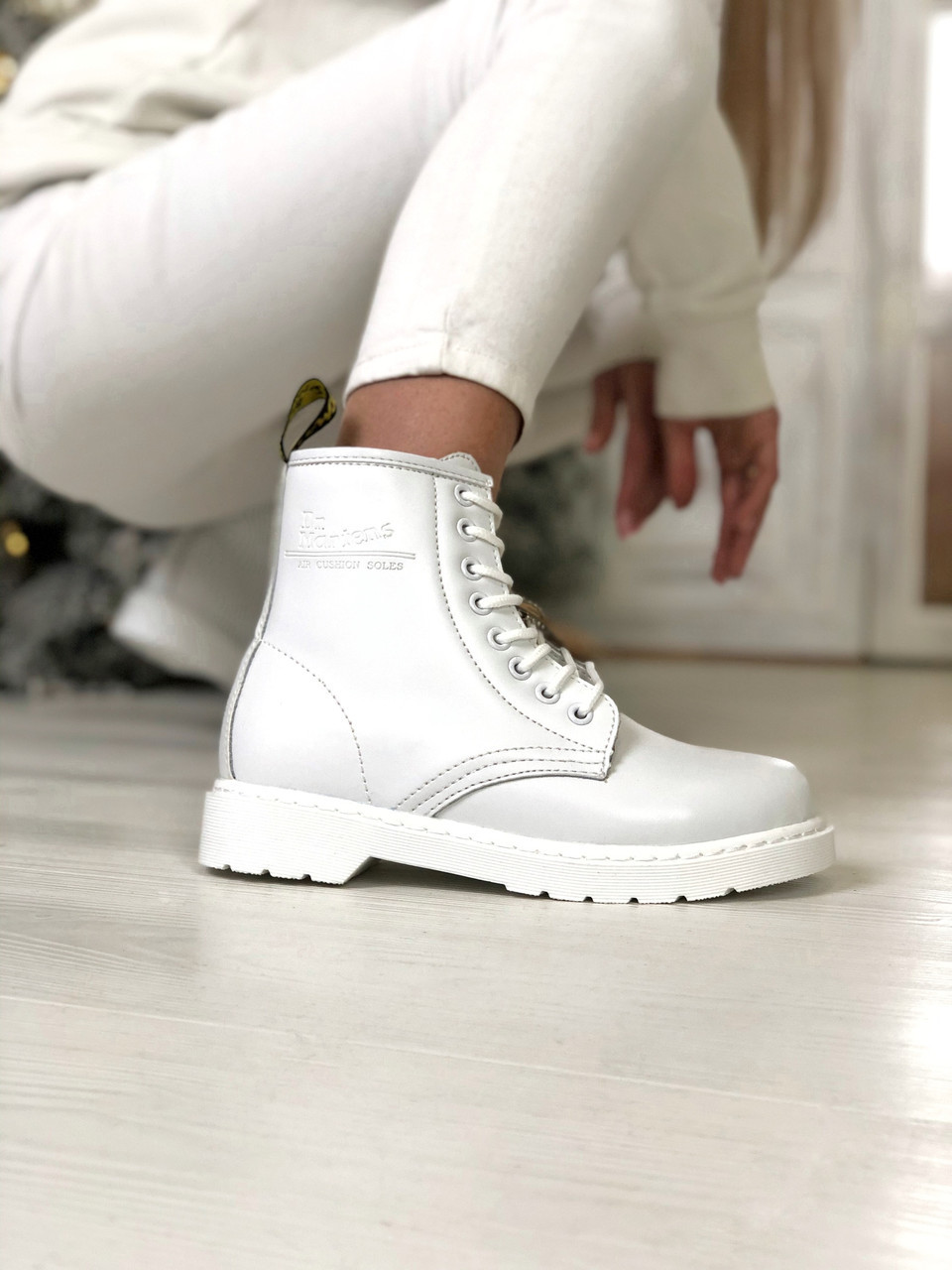 Ботинки Dr.Martens женские демисезон. Натуральная кожа, прошиты. Белые код Z-2039 41
Ботинки Dr.Martens женские демисезон. Натуральная кожа, прошиты. Белые код Z-2039 41