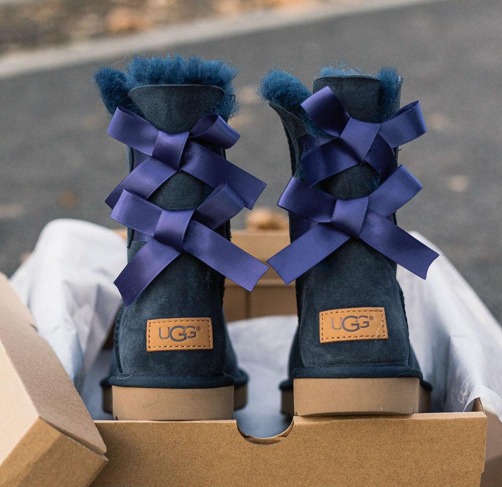 UGG Australia Short Bailey Bow II Blue | полностью натуральные; синие; угги с бантиками 39eur - 25.0cm
UGG Australia Short Bailey Bow II Blue | полностью натуральные; синие; угги с бантиками 39eur - 25.0cm