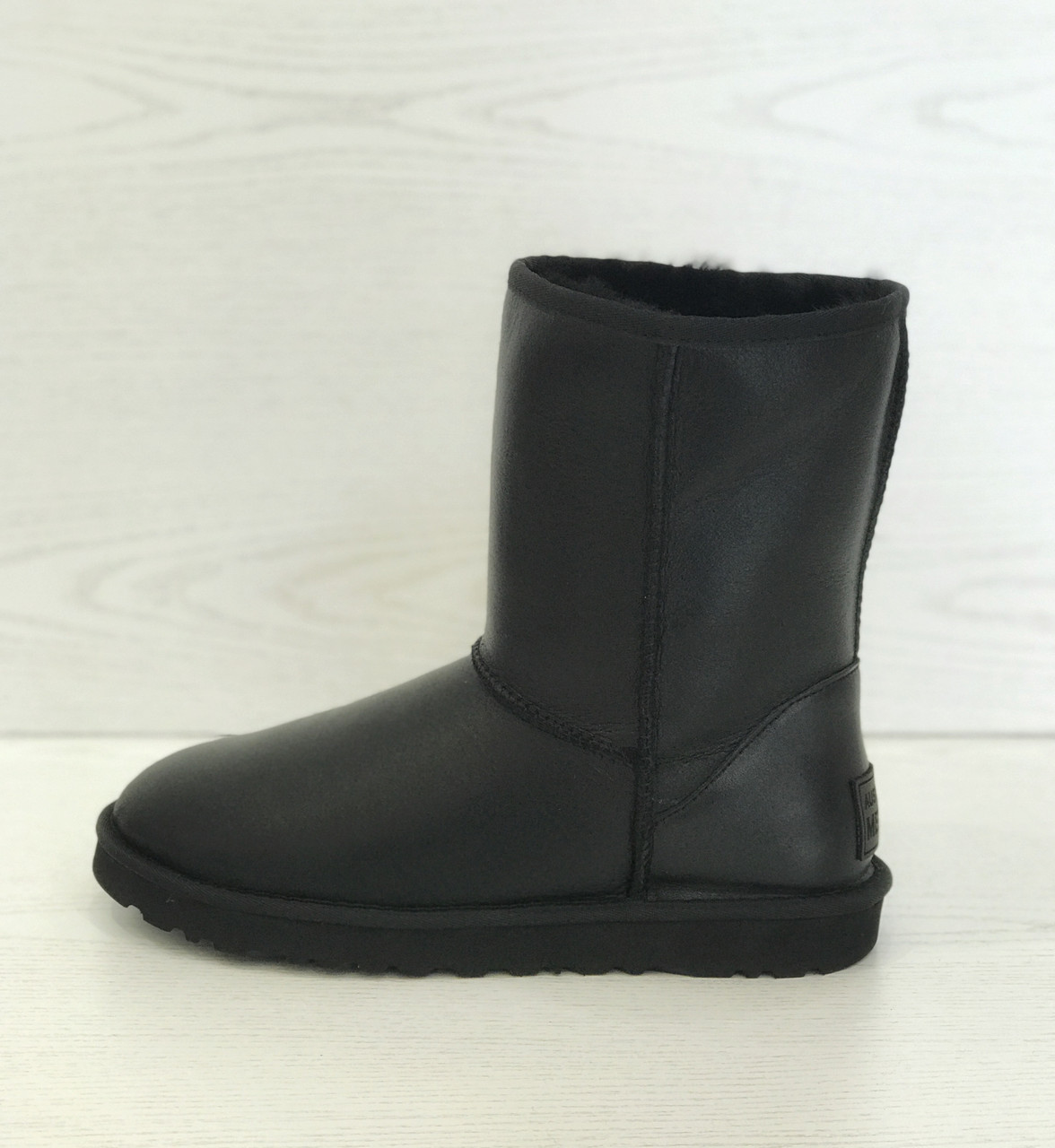 Натуральні чоловічі чорні шкіряні уггі Australian Merino Mens Classic Leather Black 42
Натуральні чоловічі чорні шкіряні уггі Australian Merino Mens Classic Leather Black 42