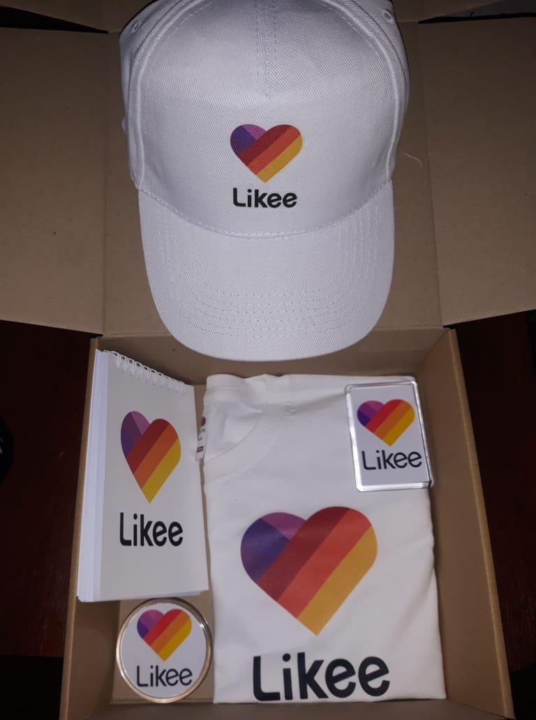 Подарочный набор Likeе. Бокс, Box лайк, лайкее, лайки. Футболка, кепка, блокнот Likeе, брелок, магнит
Подарочный набор Likeе. Бокс, Box лайк, лайкее, лайки. Футболка, кепка, блокнот Likeе, брелок, магнит