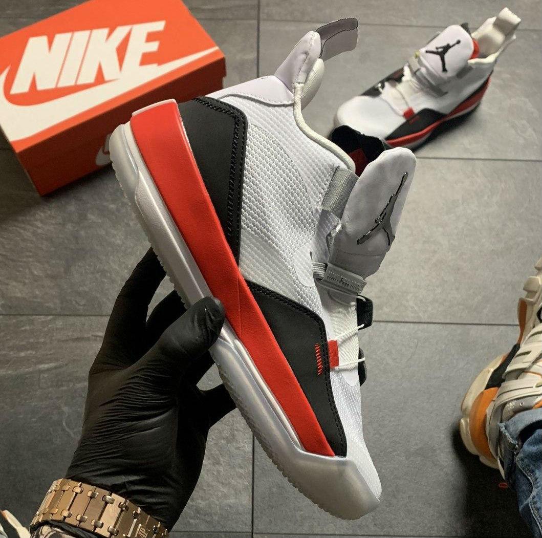 Air Jordan 33 XXXIII “Fire Red” White/Fire Red-Black | кроссовки мужские; белые; летние/весенние; высокие 11us - 45eur - 29cm, Белый
Air Jordan 33 XXXIII “Fire Red” White/Fire Red-Black | кроссовки мужские; белые; летние/весенние; высокие 11us - 45eur - 29cm, Белый