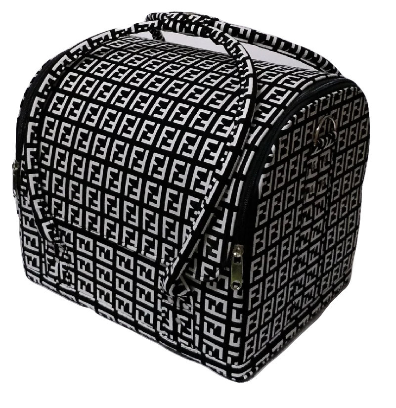 Сумка-чемодан для мастера маникюра, парикмахера и визажиста YRE-2700-5 (черный с белым принтом)
Сумка-чемодан для мастера маникюра, парикмахера и визажиста YRE-2700-5 (черный с белым принтом)