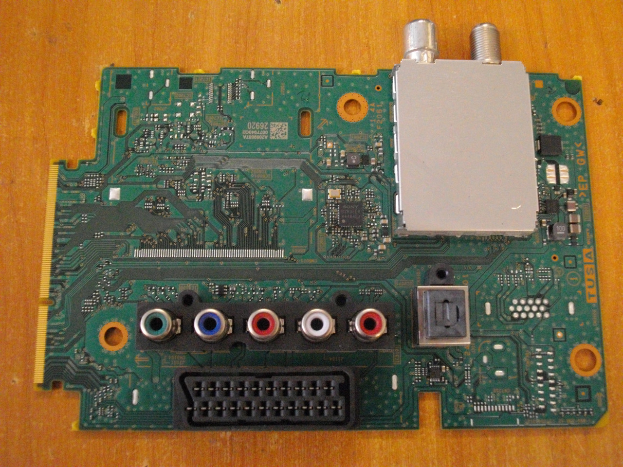 Плата тюнера и видео входов Sony KDL-40W705C, A2069687A, 0077940Q2, 26920, 1-894-336-12, 173543312.
Плата тюнера и видео входов Sony KDL-40W705C, A2069687A, 0077940Q2, 26920, 1-894-336-12, 173543312.