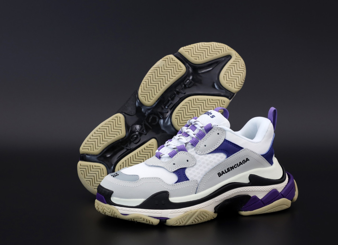 Женские кроссовки Balenciaga Triple S Grey Violet. ТОП Реплика ААА класса. 37, Серый
Женские кроссовки Balenciaga Triple S Grey Violet. ТОП Реплика ААА класса. 37, Серый