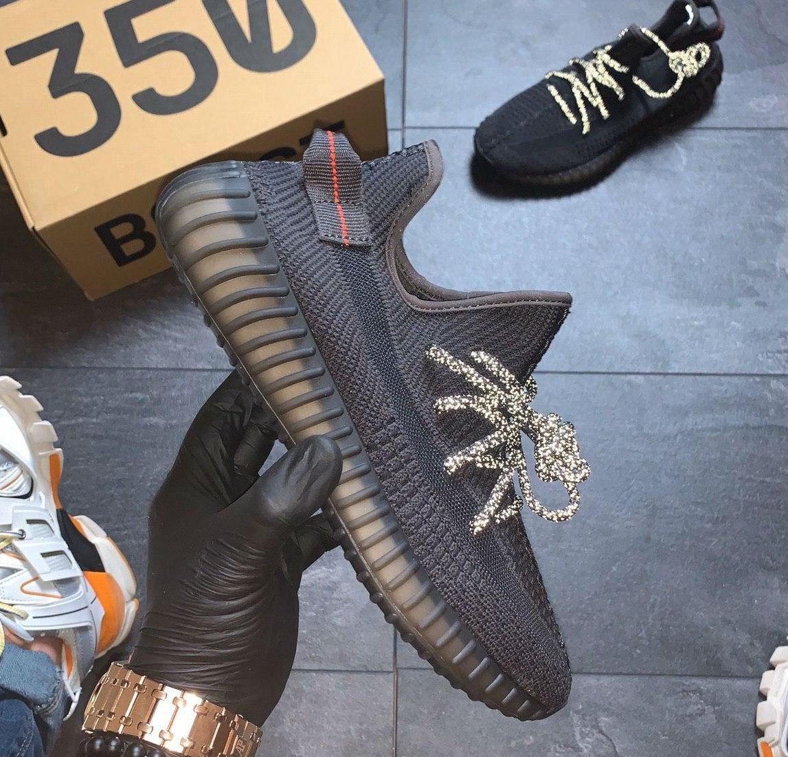 Yeezy Boost 350 v2 Black Non Reflective | кроссовки женские и мужские; летние; черные шнурки рефлектив; адидас 39eur - 25.0cm, Черный
Yeezy Boost 350 v2 Black Non Reflective | кроссовки женские и мужские; летние; черные шнурки рефлектив; адидас 39eur - 25.0cm, Черный