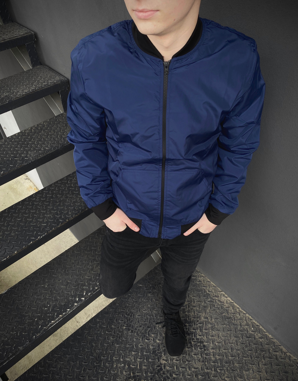 Курктка бомбер мужской однотонный Intruder весенний синий весенний S M L XL XXL XL, 52
Курктка бомбер мужской однотонный Intruder весенний синий весенний S M L XL XXL XL, 52