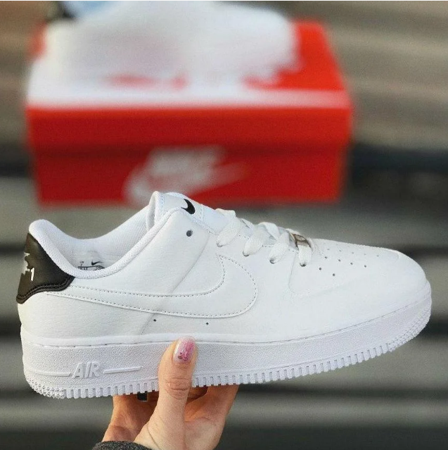 Nike Air Force Sage Low 1 White | кроссовки женские; белые с черной пяткой; осенние/весенние, Белый
Nike Air Force Sage Low 1 White | кроссовки женские; белые с черной пяткой; осенние/весенние, Белый