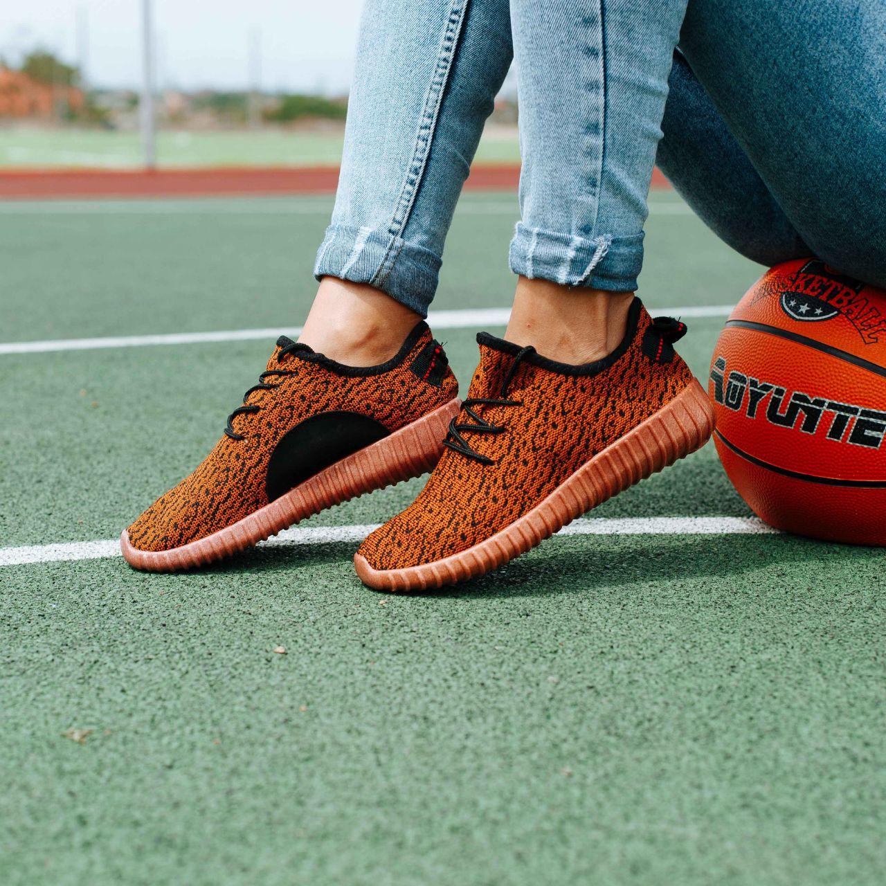 Рыжие кроссовки оранжевые носки красные в стиле Adidas yeezy boost носки ткань текстиль сетка Y-11 ok 39 (24 см)
Рыжие кроссовки оранжевые носки красные в стиле Adidas yeezy boost носки ткань текстиль сетка Y-11 ok 39 (24 см)