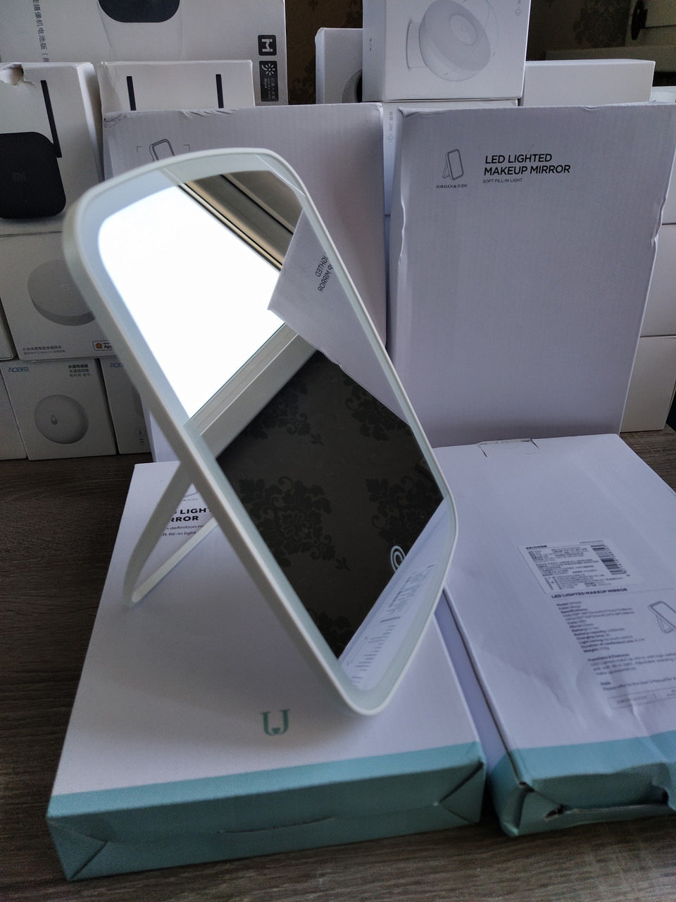 Зеркало для макияжа со светодиодной подсветкой Xiaomi Jordan Judy Tri-color NV505 Original, Белый
Зеркало для макияжа со светодиодной подсветкой Xiaomi Jordan Judy Tri-color NV505 Original, Белый