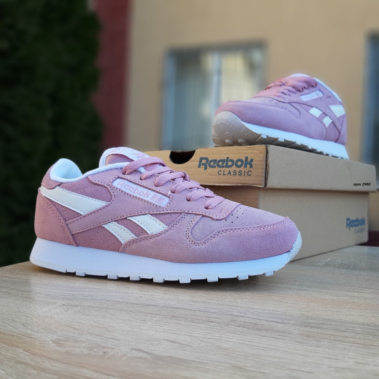 Женские кроссовки Reebok Classic розовые, Рибок. Натуральная замша, прошиты. Код OD-2980 40
Женские кроссовки Reebok Classic розовые, Рибок. Натуральная замша, прошиты. Код OD-2980 40