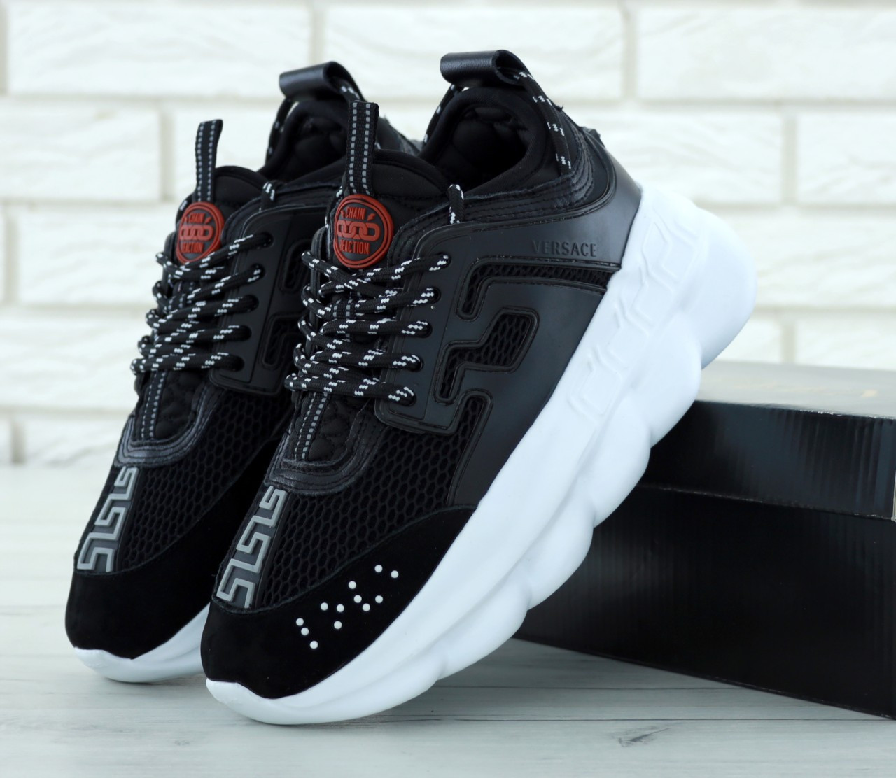 Кроссовки женские Versace Chain Reaction черные, Версаче, натуральная замша, прошиты. Код KD-11700 38
Кроссовки женские Versace Chain Reaction черные, Версаче, натуральная замша, прошиты. Код KD-11700 38