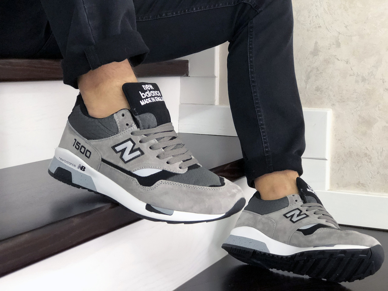 Кроссовки мужские New Balance 1500 серые, Нью Баланс 1500, натуральная замша, прошиты. Код SD-9116 42
Кроссовки мужские New Balance 1500 серые, Нью Баланс 1500, натуральная замша, прошиты. Код SD-9116 42