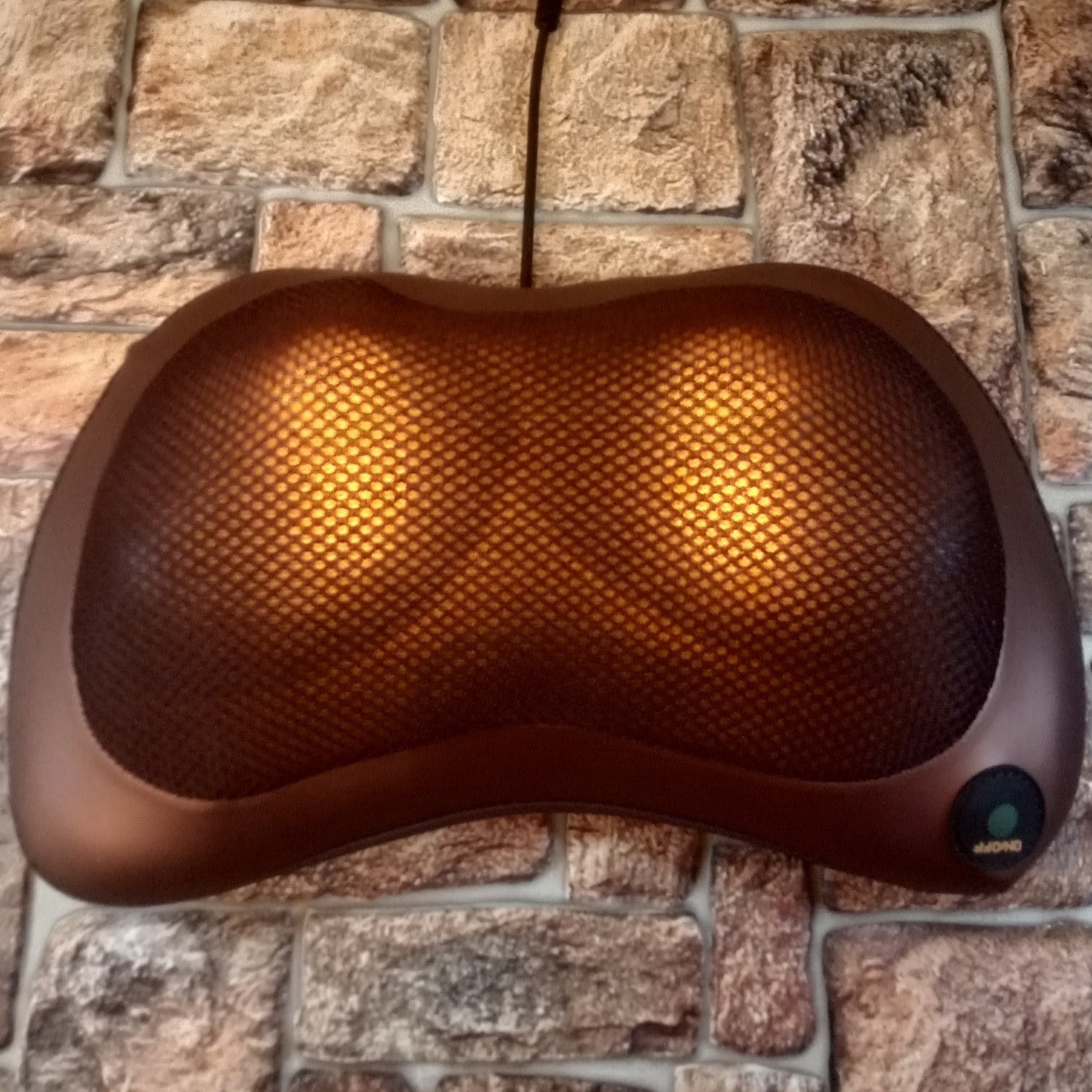 Улучшенная роликовая подушка для массажа с подогревом для шеи, тела Massage Pillow Car and Home Original
Улучшенная роликовая подушка для массажа с подогревом для шеи, тела Massage Pillow Car and Home Original