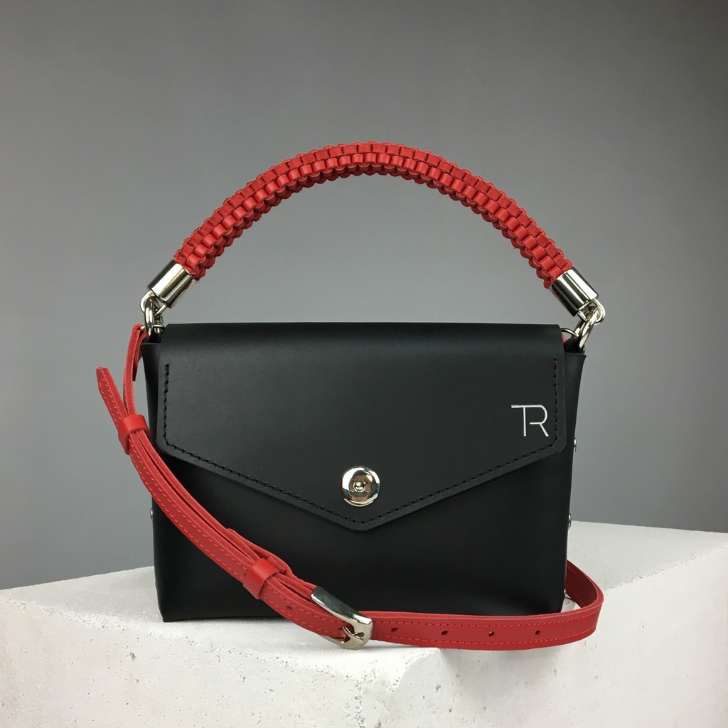Кожаная женская маленькая сумка "Мини" (кросс-боди, cross-body) модная мини сумочка черная с красной ручкой, Черный
Кожаная женская маленькая сумка "Мини" (кросс-боди, cross-body) модная мини сумочка черная с красной ручкой, Черный