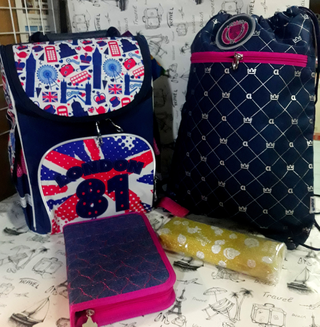 

Набор для Девочки Smile " Лондон " рюкзак 988622 , пенал 531795 , сумка для обуви K18-600M-10 + Подарок, Розово-коричневый