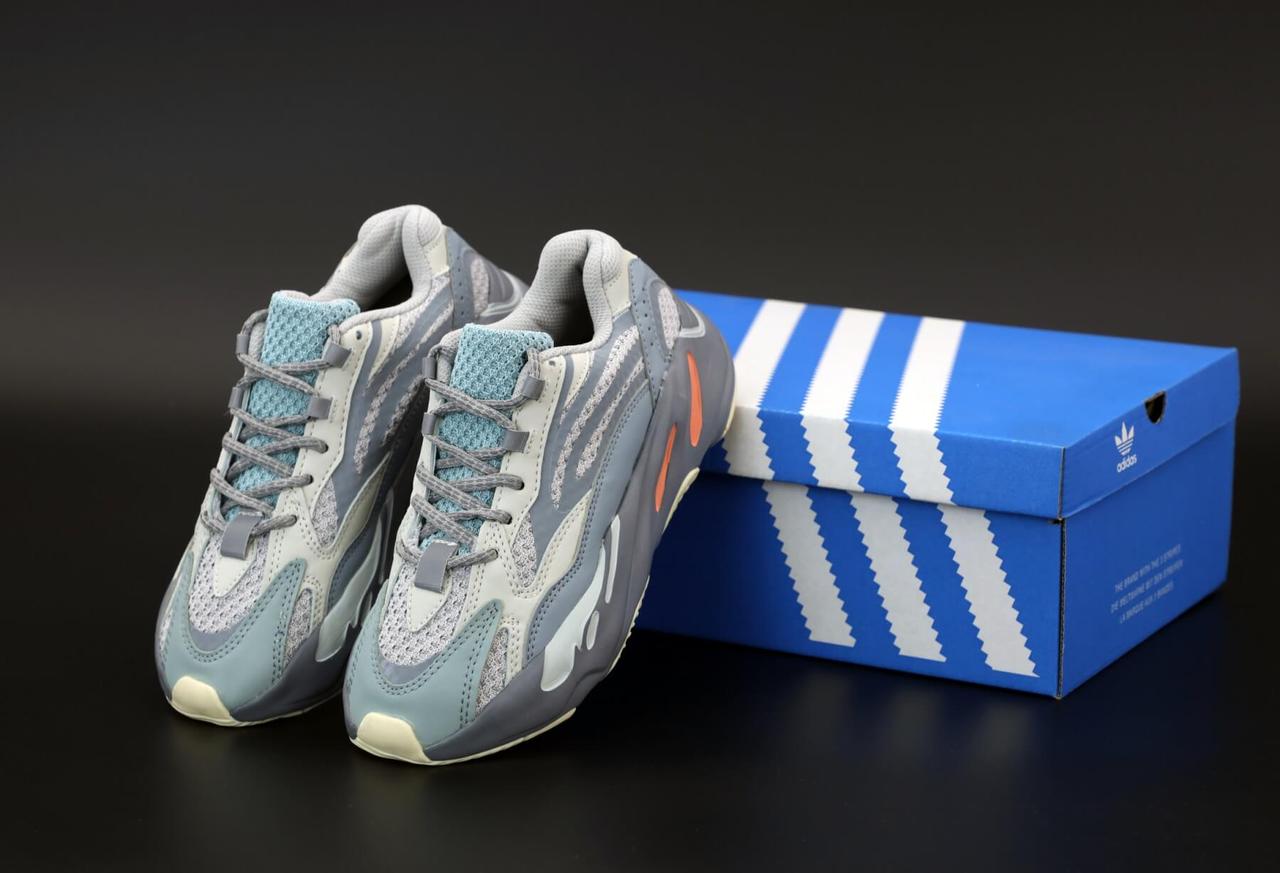 Женские кроссовки Adidas Yeezy Boost 700 V2 Inertia Reflective (Адидас Изи Буст Инерия рефлективные)
Женские кроссовки Adidas Yeezy Boost 700 V2 Inertia Reflective (Адидас Изи Буст Инерия рефлективные)