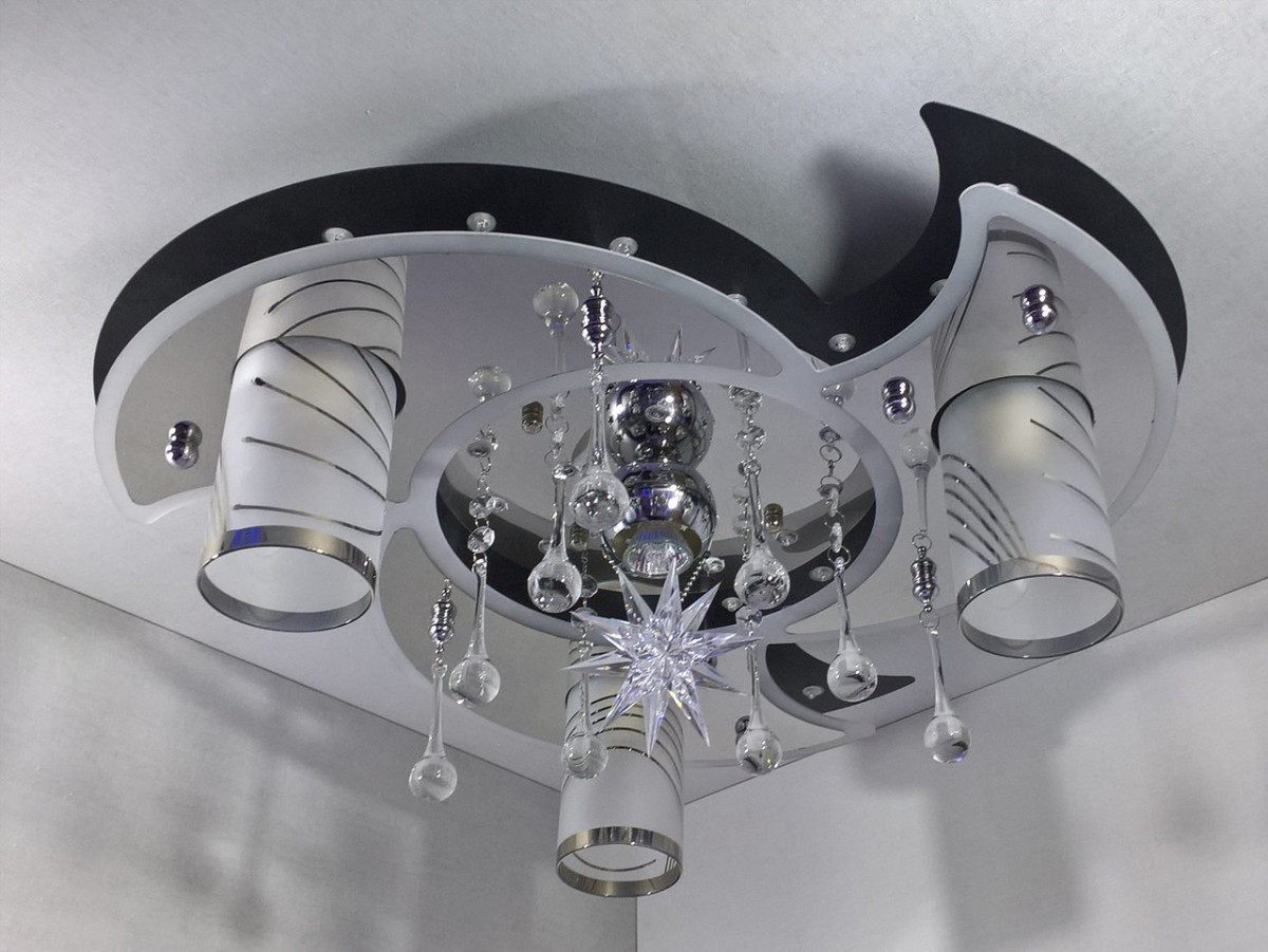Люстра потолочная "Космос" с цветной LED подсветкой и автоматическим отключением с пультом (18х53х53 см.) Черный, хром YR-5235/3+1
Люстра потолочная "Космос" с цветной LED подсветкой и автоматическим отключением с пультом (18х53х53 см.) Черный, хром YR-5235/3+1