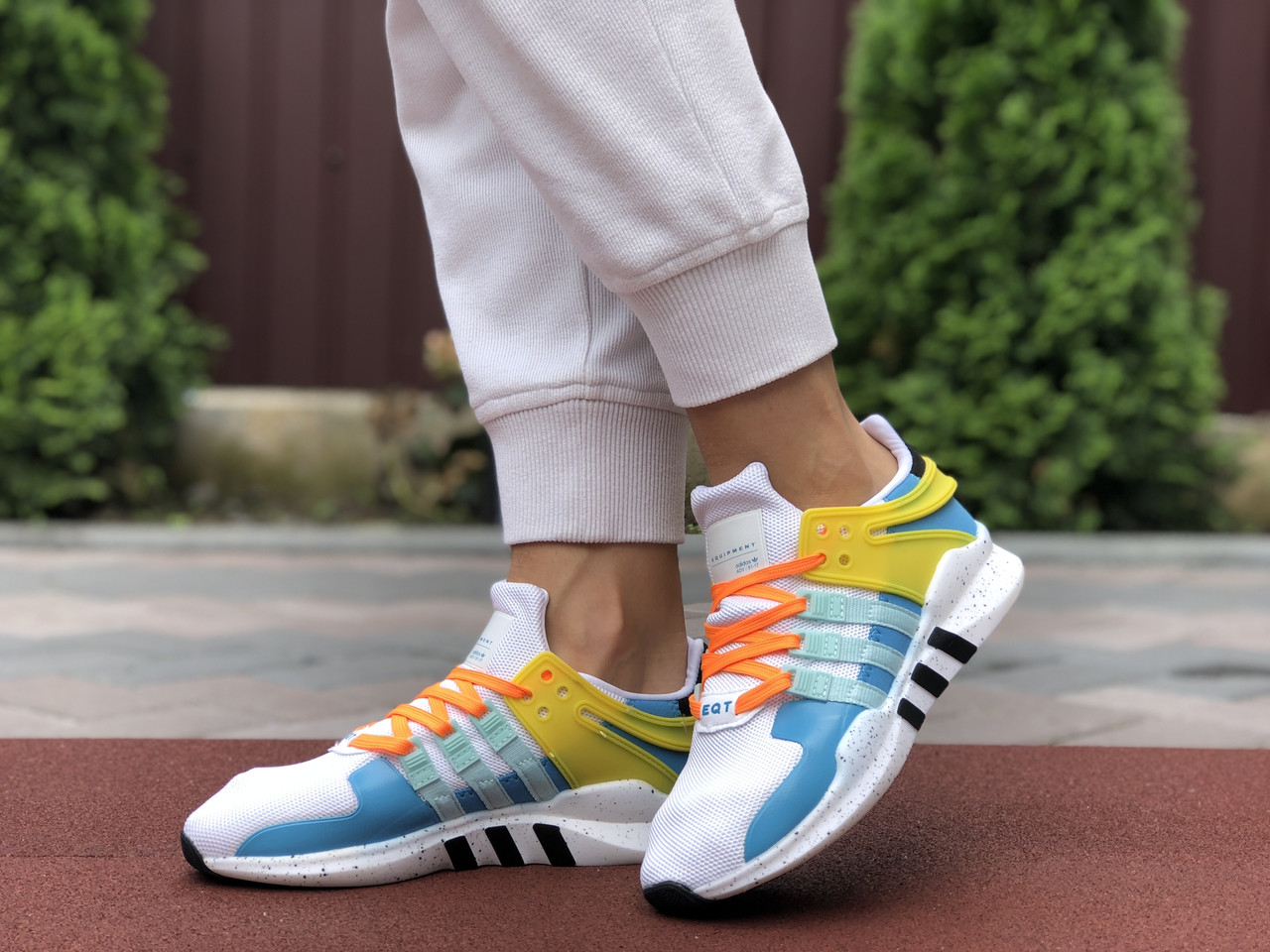 Кроссовки женские Adidas Equipment белые с голубым, Адидас Эквипмент, дышащий материал, прошиты. Код SD-9607 38
Кроссовки женские Adidas Equipment белые с голубым, Адидас Эквипмент, дышащий материал, прошиты. Код SD-9607 38