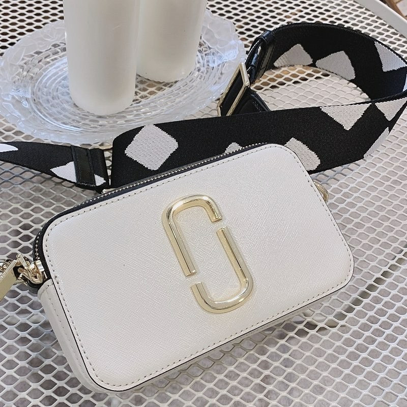 Кожаная женская сумка кросс-боди через плечо Marc Jacobs Snapshot Camera Bag. Натуральная кожа, люкс!, Молочный
Кожаная женская сумка кросс-боди через плечо Marc Jacobs Snapshot Camera Bag. Натуральная кожа, люкс!, Молочный