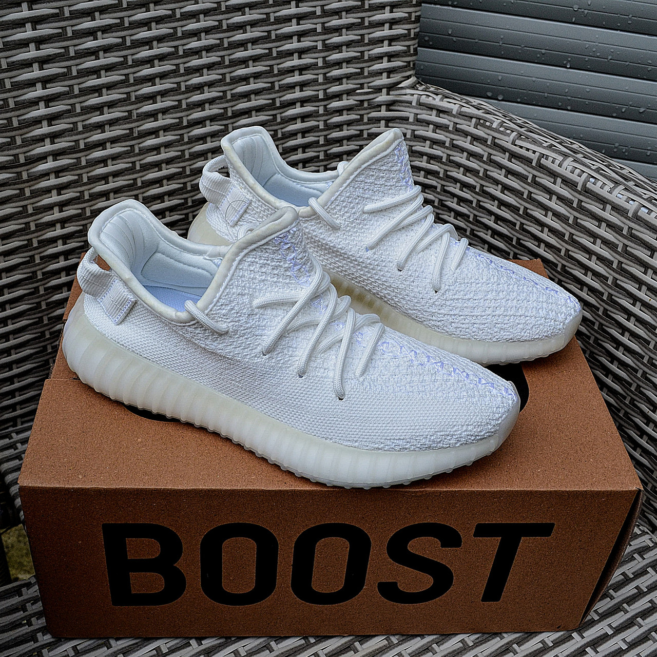 Кроссовки женские Adidas Yeezy Boost 350 V2 белые, Адидас Изи Буст 350, код DN-0008 да, да, да, 38
Кроссовки женские Adidas Yeezy Boost 350 V2 белые, Адидас Изи Буст 350, код DN-0008 да, да, да, 38