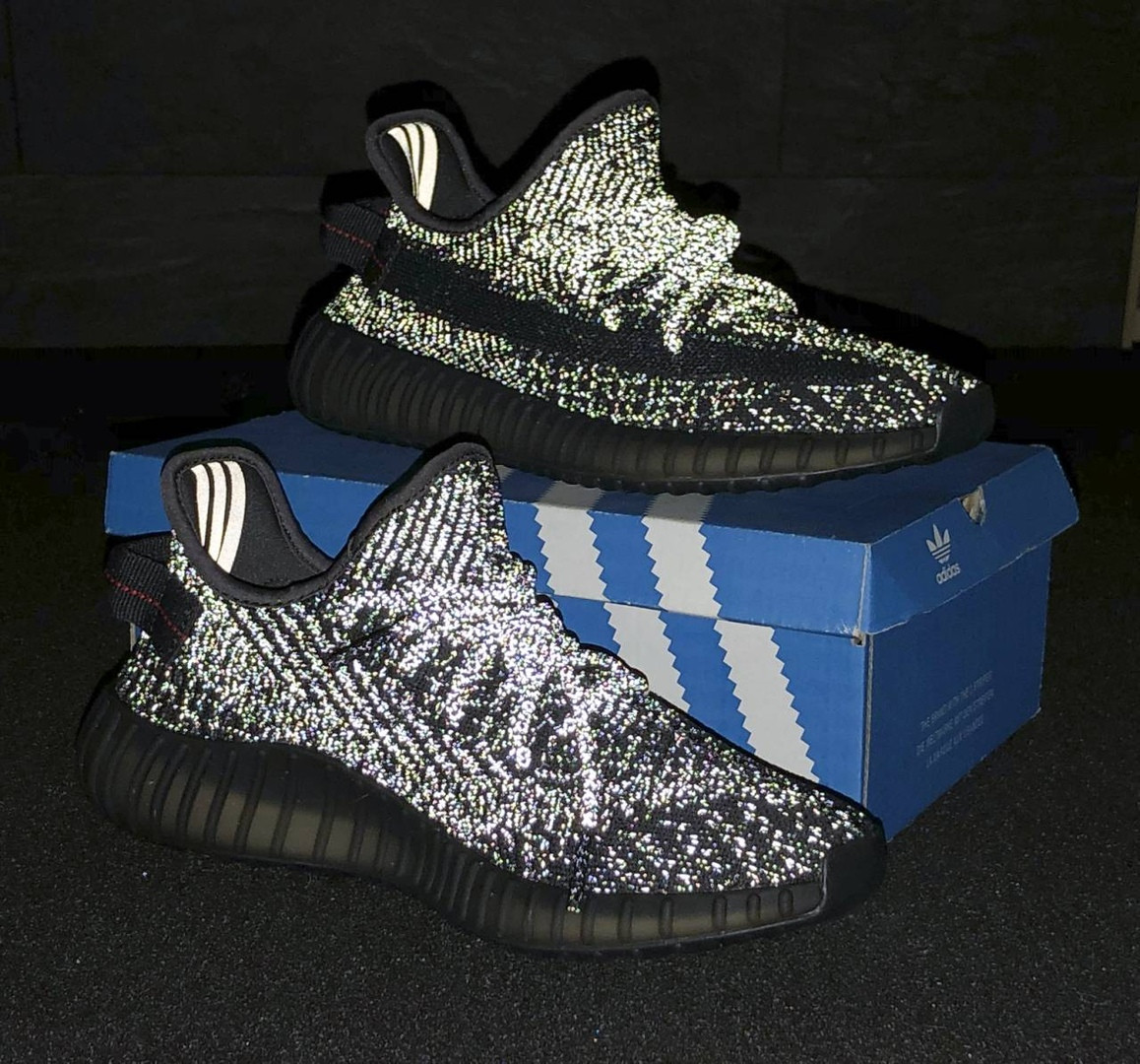 Кроссовки мужские черные рефлективные Adidas Yeezy Boost 350. ( реплика ) Адидас изи, Черный
Кроссовки мужские черные рефлективные Adidas Yeezy Boost 350. ( реплика ) Адидас изи, Черный