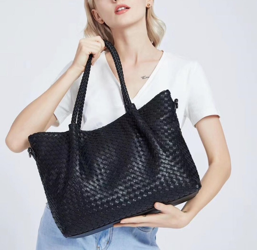 Женская сумка Bottega Veneta Боттега Венета в расцветках, модные женские сумки, Разные цвета
Женская сумка Bottega Veneta Боттега Венета в расцветках, модные женские сумки, Разные цвета
