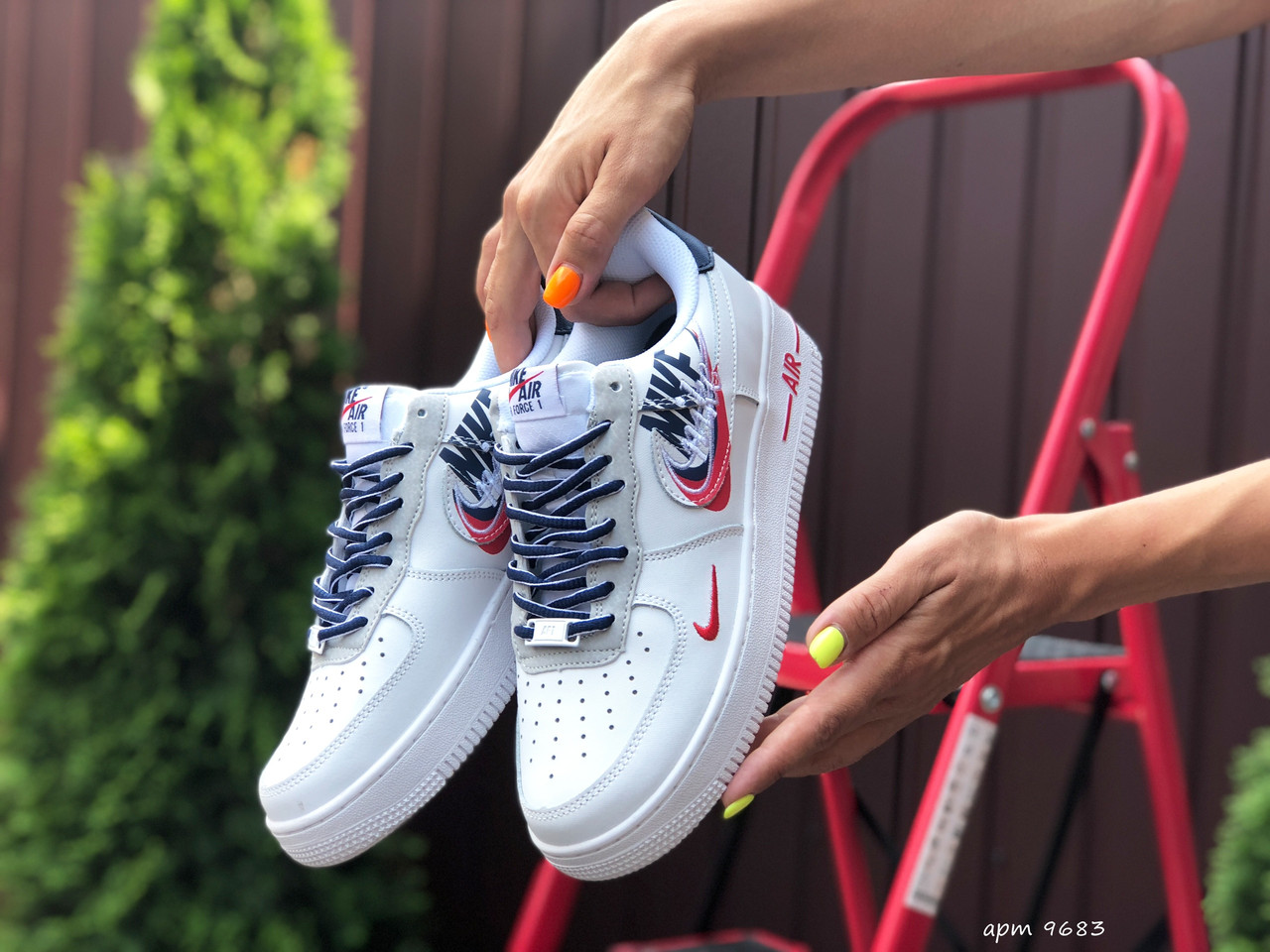 Женские кроссовки Nike Air Force 1 белые с красным / темно синие / кроссовки женские Найк
Женские кроссовки Nike Air Force 1 белые с красным / темно синие / кроссовки женские Найк