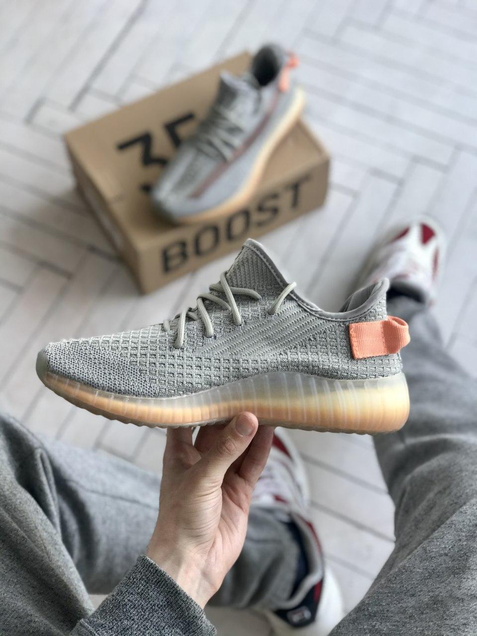 Adidas YEEZY 350 V2 Беговые мужские кроссовки серые Адидас Изи Буст 350. Кроссы для бега, Серый
Adidas YEEZY 350 V2 Беговые мужские кроссовки серые Адидас Изи Буст 350. Кроссы для бега, Серый