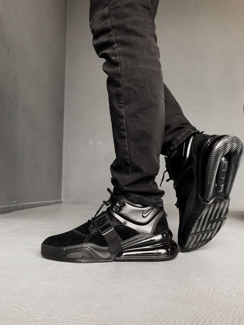 Кроссовки Nike Air Force 270 мужские, черные, в стиле Найк Аир Форс 270, кожа, замша, код FL-1137
Кроссовки Nike Air Force 270 мужские, черные, в стиле Найк Аир Форс 270, кожа, замша, код FL-1137