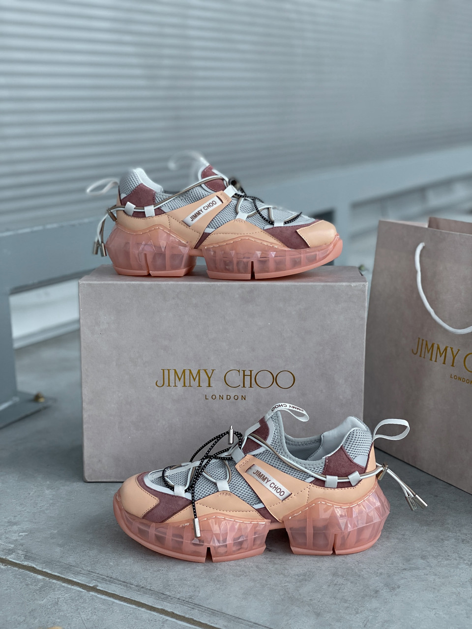 Кроссовки женские Jimmy Choo серые с розовым, Джимми Чу, текстиль, прошиты. код PL-0449, Серый
Кроссовки женские Jimmy Choo серые с розовым, Джимми Чу, текстиль, прошиты. код PL-0449, Серый