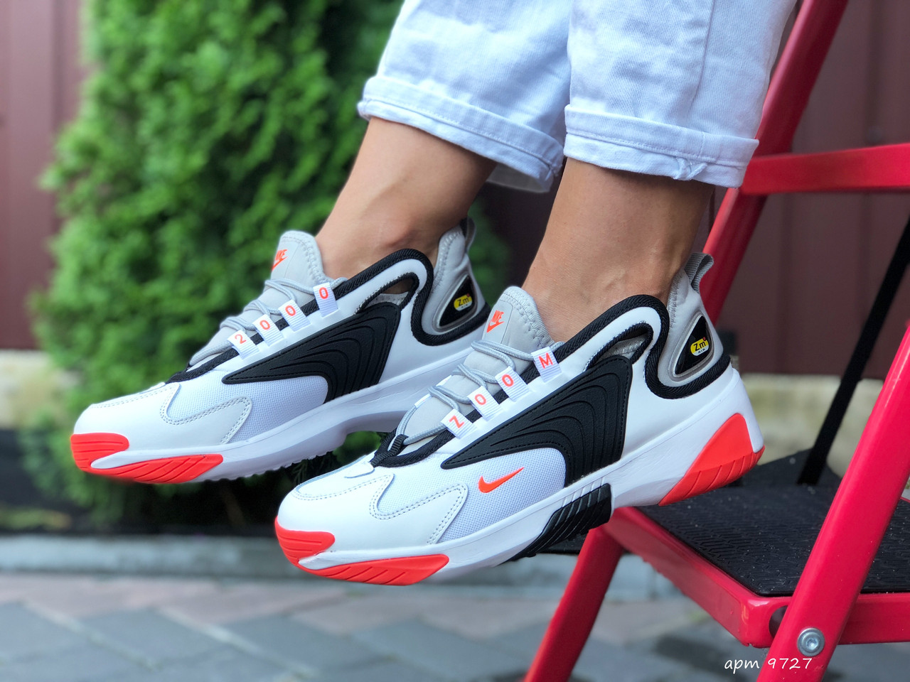 Женские демисезонные кожаные кроссовки Nike Zoom 2K белые с черным \ оранжевые, Белый
Женские демисезонные кожаные кроссовки Nike Zoom 2K белые с черным \ оранжевые, Белый
