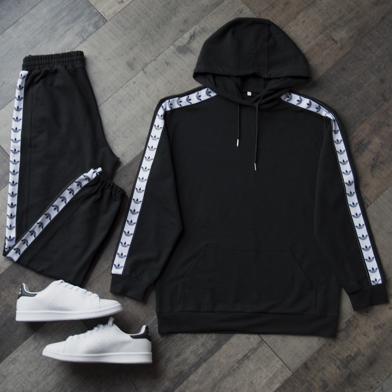 Спортивный костюм мужской черный сезон весна/лето (весенний) в стиле Adidas (Адидас) L
Спортивный костюм мужской черный сезон весна/лето (весенний) в стиле Adidas (Адидас) L