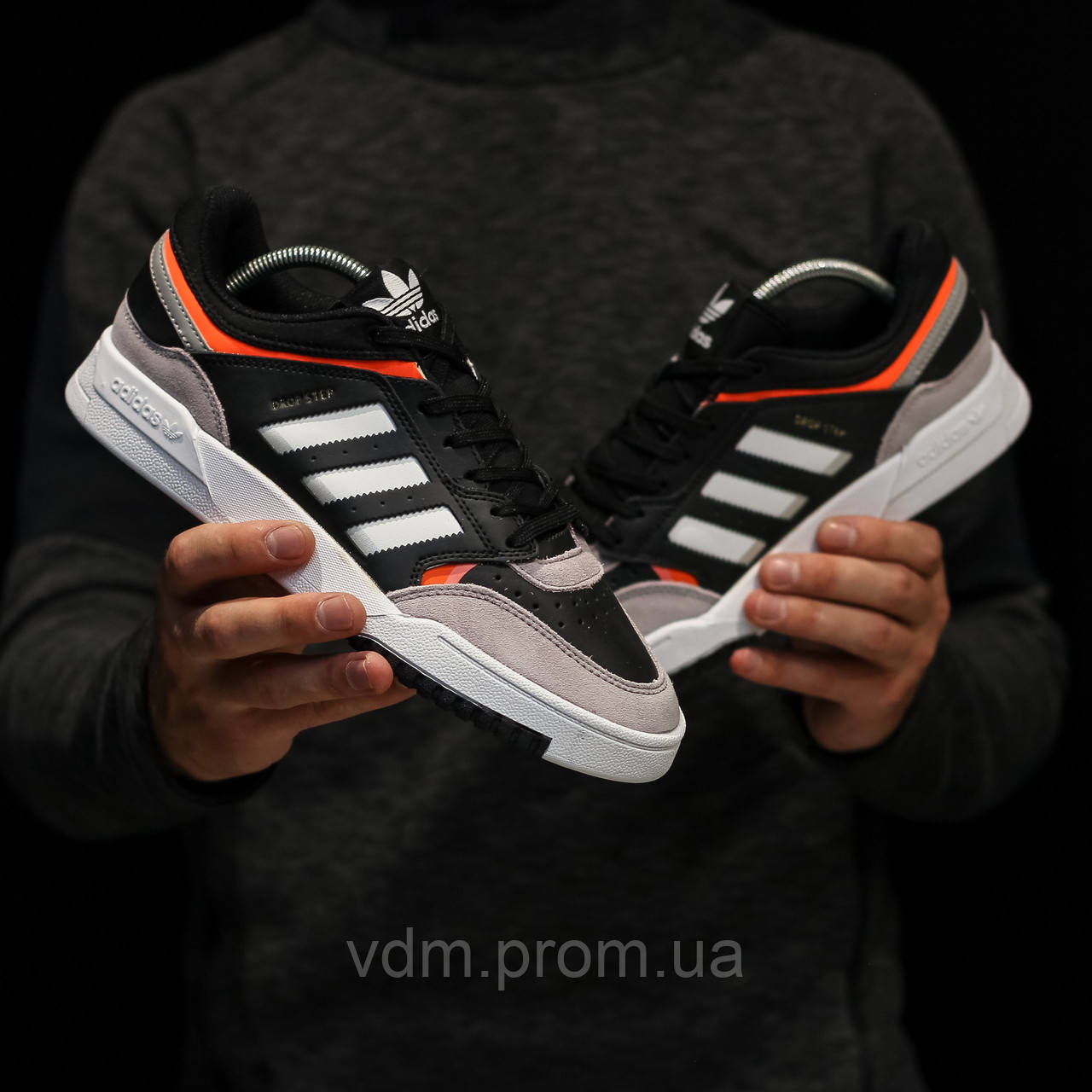 Кроссовки мужские Adidas Drop Step в стиле Адидас, натуральная кожа, DK-1376. Черный с бежевым 44
Кроссовки мужские Adidas Drop Step в стиле Адидас, натуральная кожа, DK-1376. Черный с бежевым 44