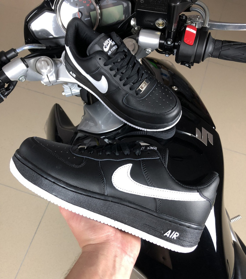 Кроссовки мужские Nike Air Force кожаные в стиле Найк черно-белые 44, Черно-белый
Кроссовки мужские Nike Air Force кожаные в стиле Найк черно-белые 44, Черно-белый