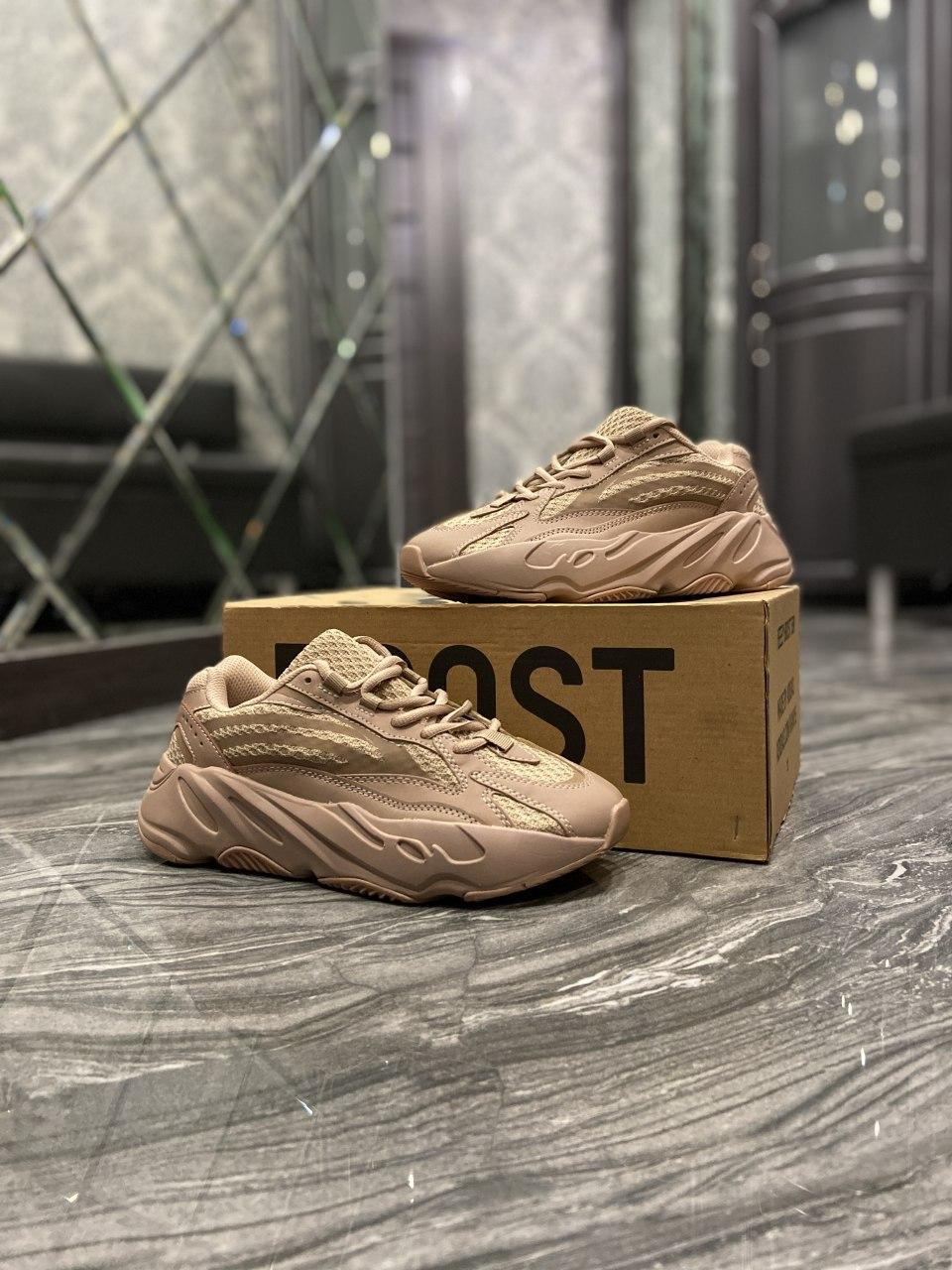 Женские кроссовки Adidas Yeezy Boost 700 V2 Beige / Адидас Изи Буст 700 В2 Бежевые 40, Бежевый
Женские кроссовки Adidas Yeezy Boost 700 V2 Beige / Адидас Изи Буст 700 В2 Бежевые 40, Бежевый