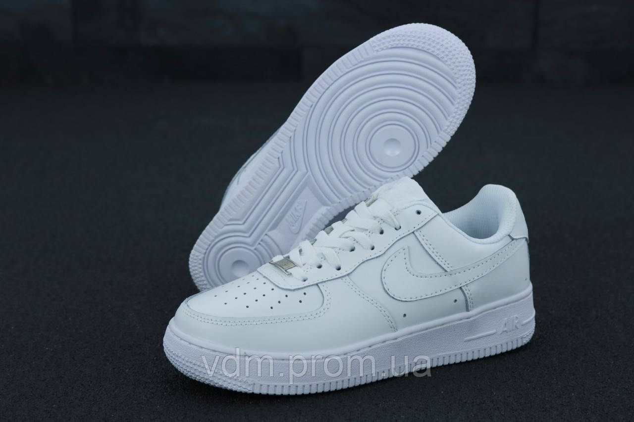 Кроссовки мужские Nike Air Force в стиле Найк Аир Форсе, натуральная кожа код KD-10643 Белые 42, Белый
Кроссовки мужские Nike Air Force в стиле Найк Аир Форсе, натуральная кожа код KD-10643 Белые 42, Белый