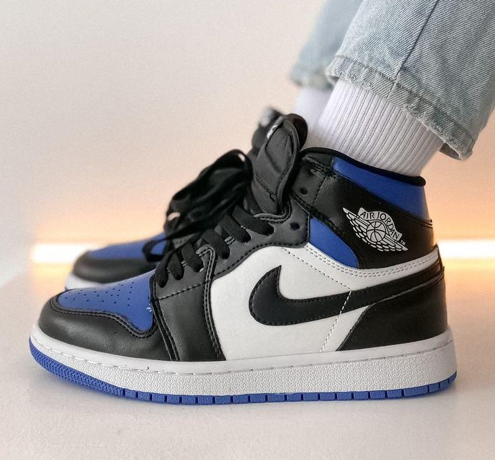 Air Jordan 1 Retro High Black Blue Whitе | кроссовки мужские и женские; черные/синие;осенние/весенние; высокие 44, Синий
Air Jordan 1 Retro High Black Blue Whitе | кроссовки мужские и женские; черные/синие;осенние/весенние; высокие 44, Синий