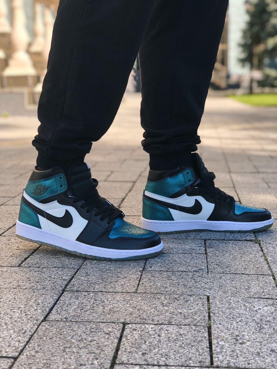 Мужские кроссовки Nike Air Jordan Retro 1 Black / Найк Аир Джордан Ретро 1 Черные 42, Черный
Мужские кроссовки Nike Air Jordan Retro 1 Black / Найк Аир Джордан Ретро 1 Черные 42, Черный