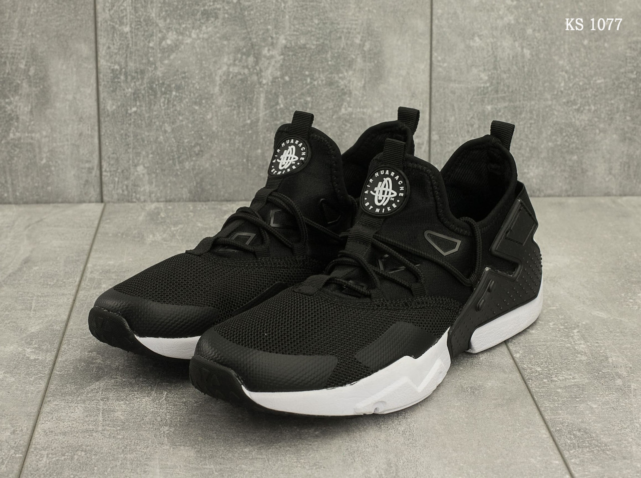 Мужские кроссовки в стиле Nike Huarache, сетка, черные с белым 44(28 см), последний размер
Мужские кроссовки в стиле Nike Huarache, сетка, черные с белым 44(28 см), последний размер