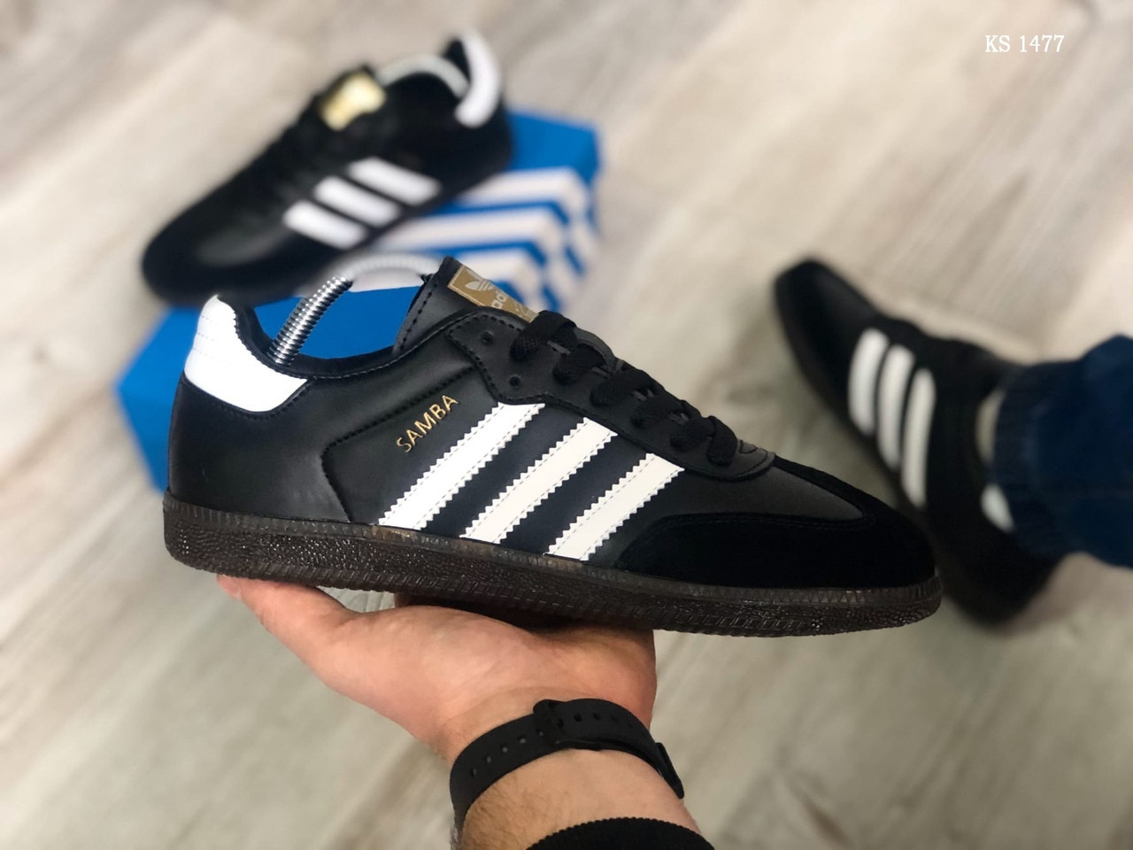 Мужские кроссовки в стиле Adidas Samba, кожа, черные с белым 44(28 см), размеры:41,44,45,46
Мужские кроссовки в стиле Adidas Samba, кожа, черные с белым 44(28 см), размеры:41,44,45,46
